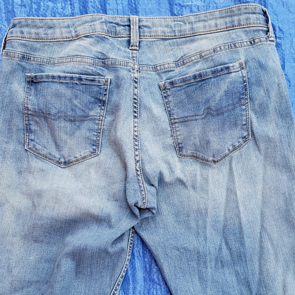 Jeans - Picture 2 of 3